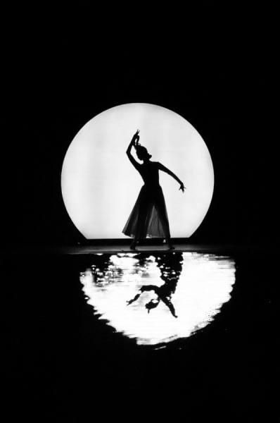 Photograph Yoppy Yohanes Dancing Moon on One Eyeland
